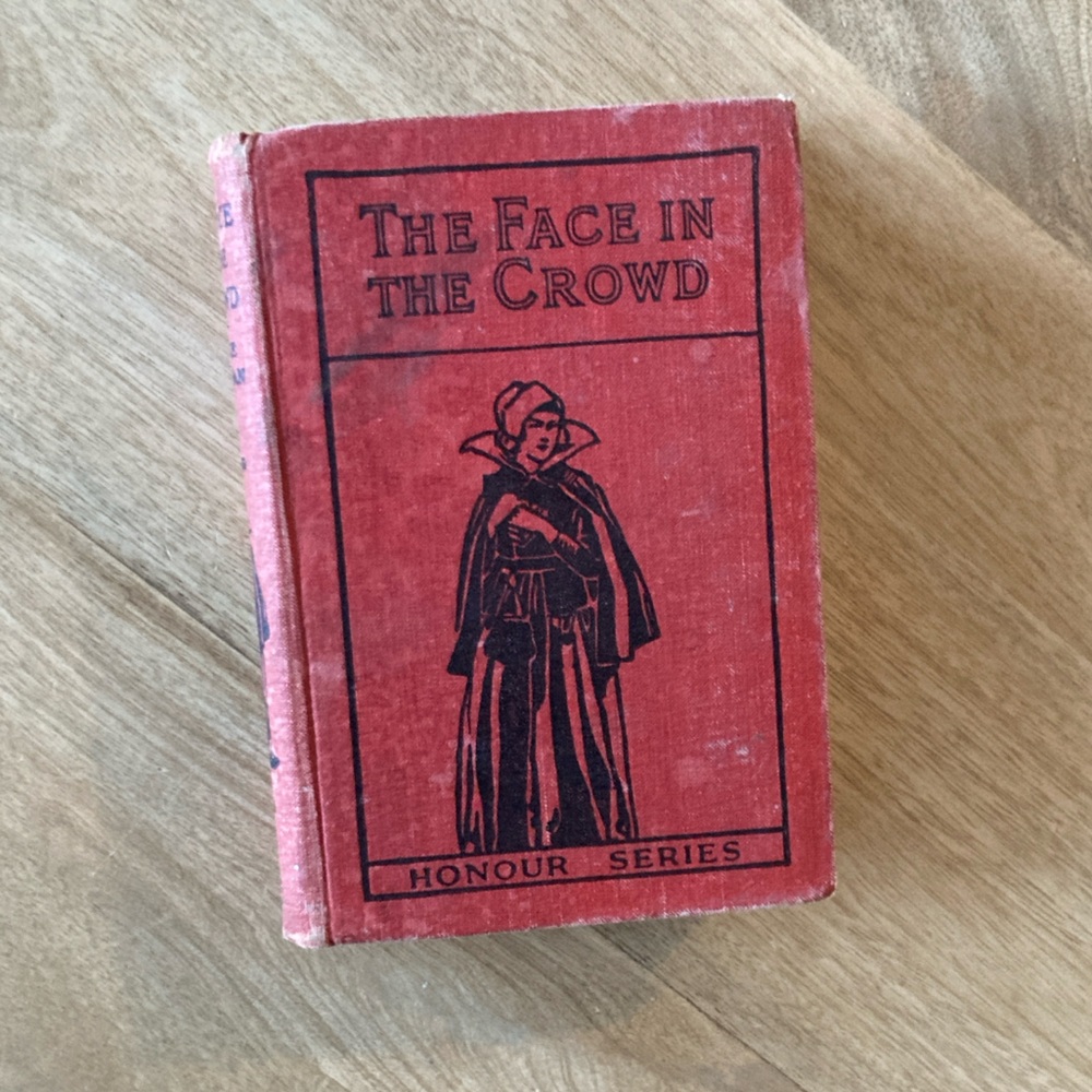 Vintage Red Book 'The Face in the Crowd' Grace Pettman coffee table books